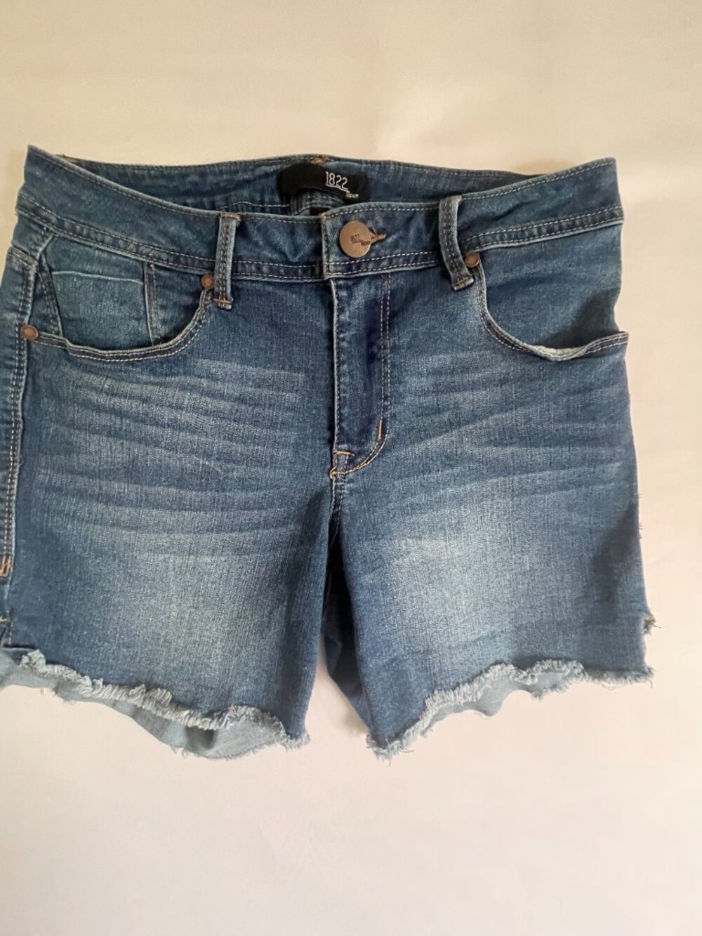 1822 Denim Stretch Jean Shorts Women’s 8 Raw Frayed Hem